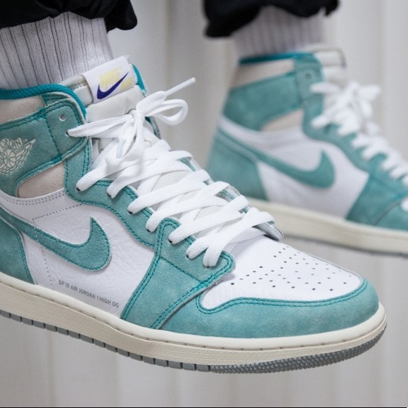Jordan 1 Retro High Turbo Green 🥶🥶 - Picture 4 of 17